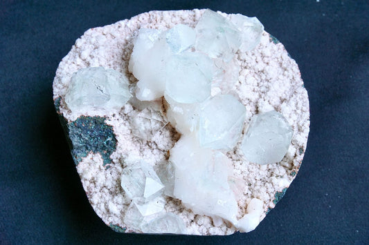 ES-ZM10015 - Sparkly clear Apophyllite crystals with Heulandite on Chalcedony
