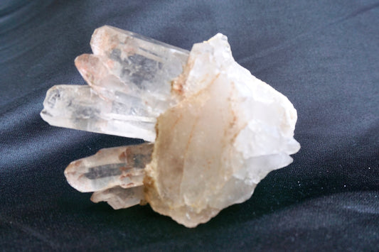 ES-ZM10011 - Beautiful clear Quartz crystals