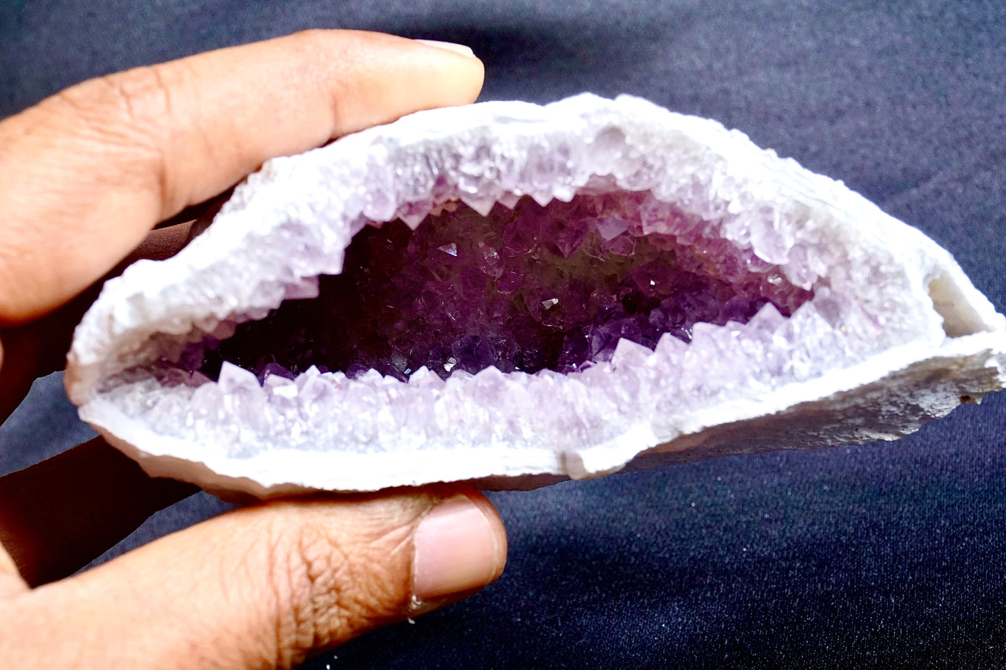 ES-ZM10040 - Beautiful sparkling Amethyst Geode