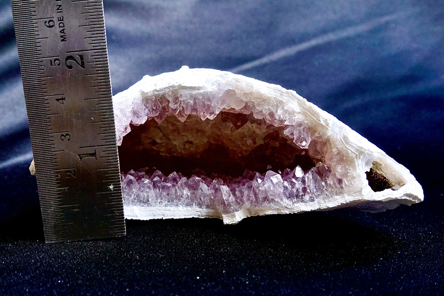 ES-ZM10040 - Beautiful sparkling Amethyst Geode
