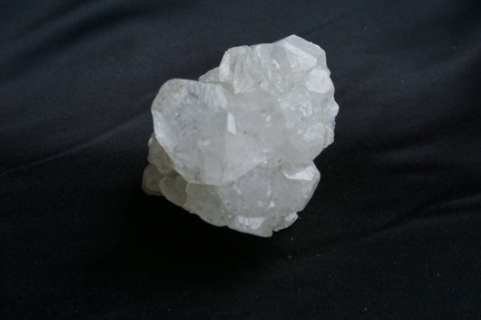 ES-ZM10071 - Shiny Apophyllite crystals