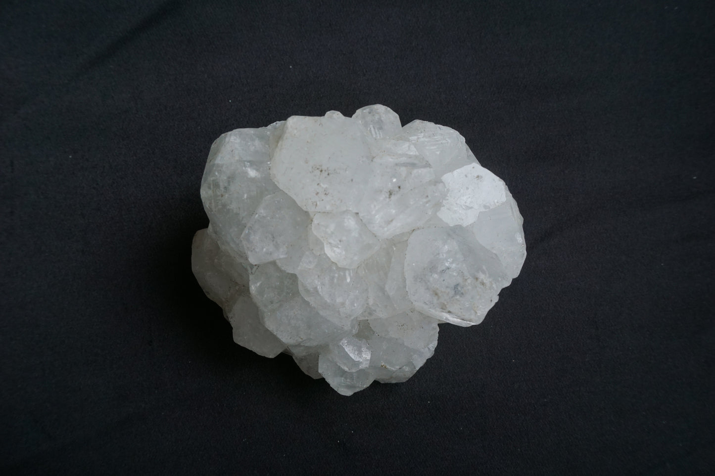 ES-ZM10071 - Shiny Apophyllite crystals