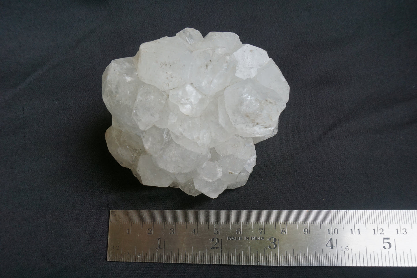ES-ZM10071 - Shiny Apophyllite crystals