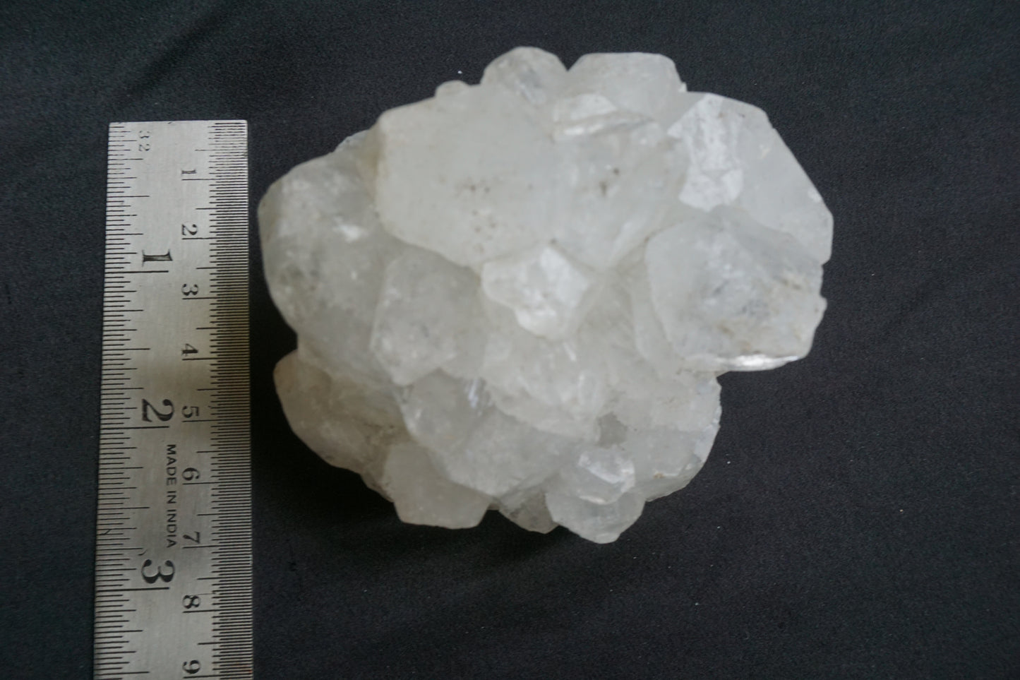 ES-ZM10071 - Shiny Apophyllite crystals