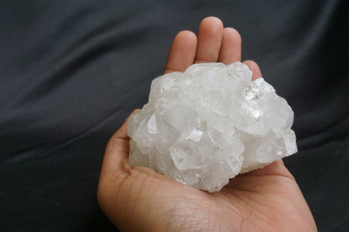 ES-ZM10071 - Shiny Apophyllite crystals