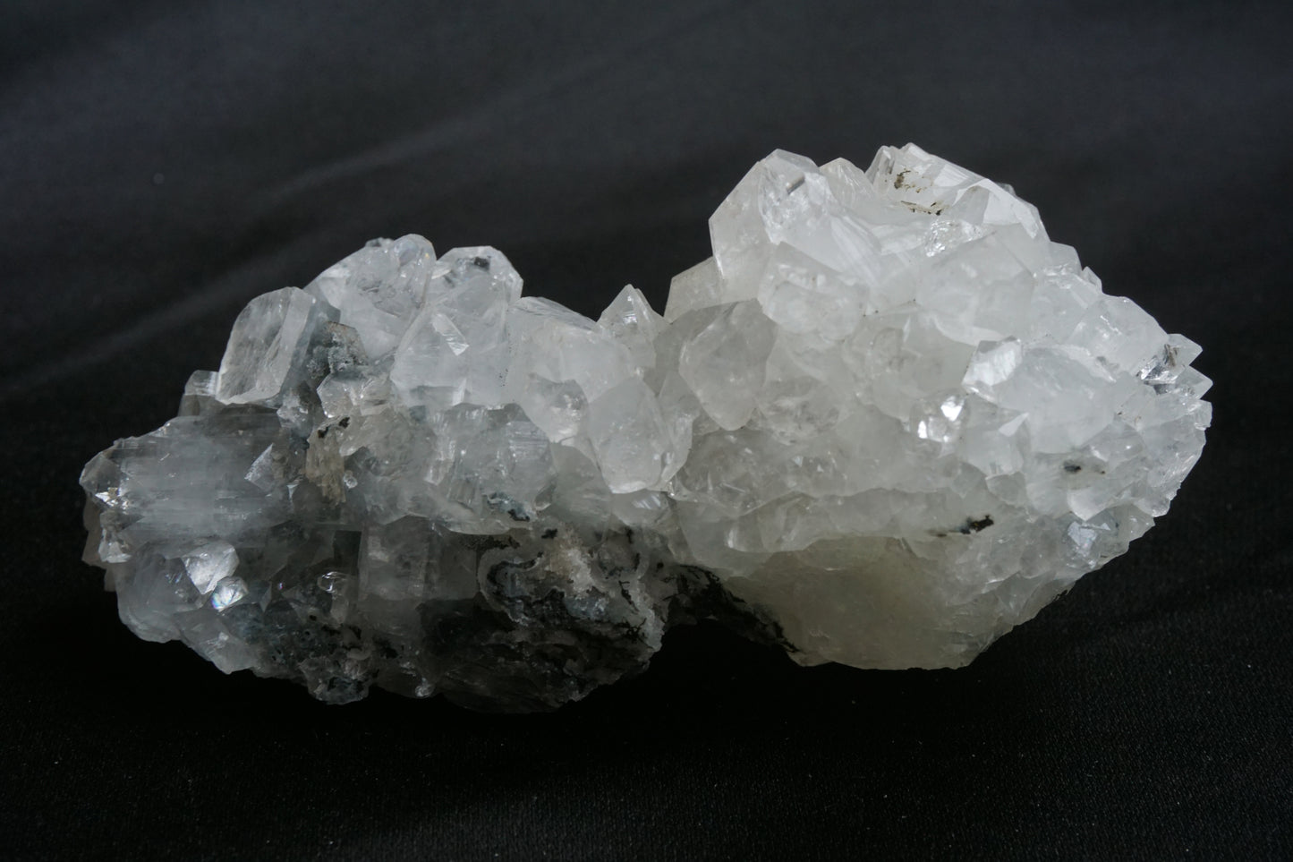 ES-ZM10072 - Shiny Clear Apophyllite crystals on Chalcedony