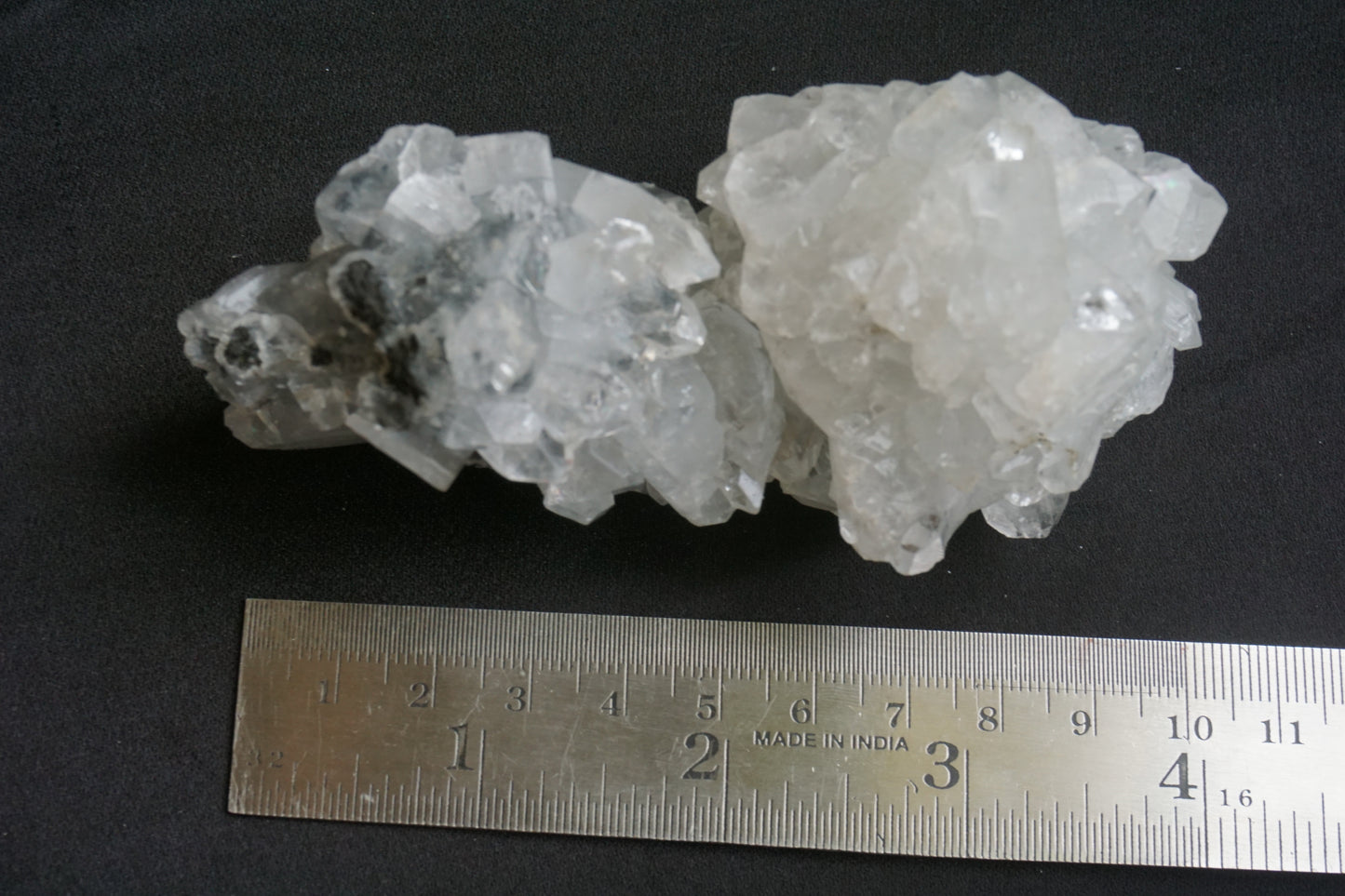 ES-ZM10072 - Shiny Clear Apophyllite crystals on Chalcedony