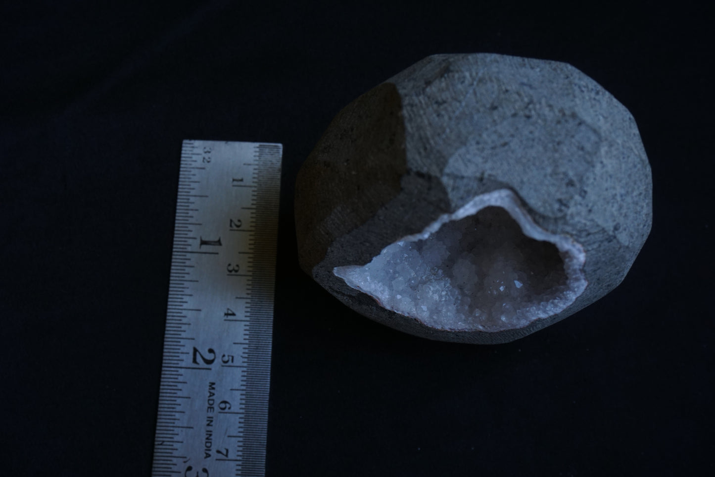 ES-ZM10079 - Shiny Quartz Geode with White Stilbite