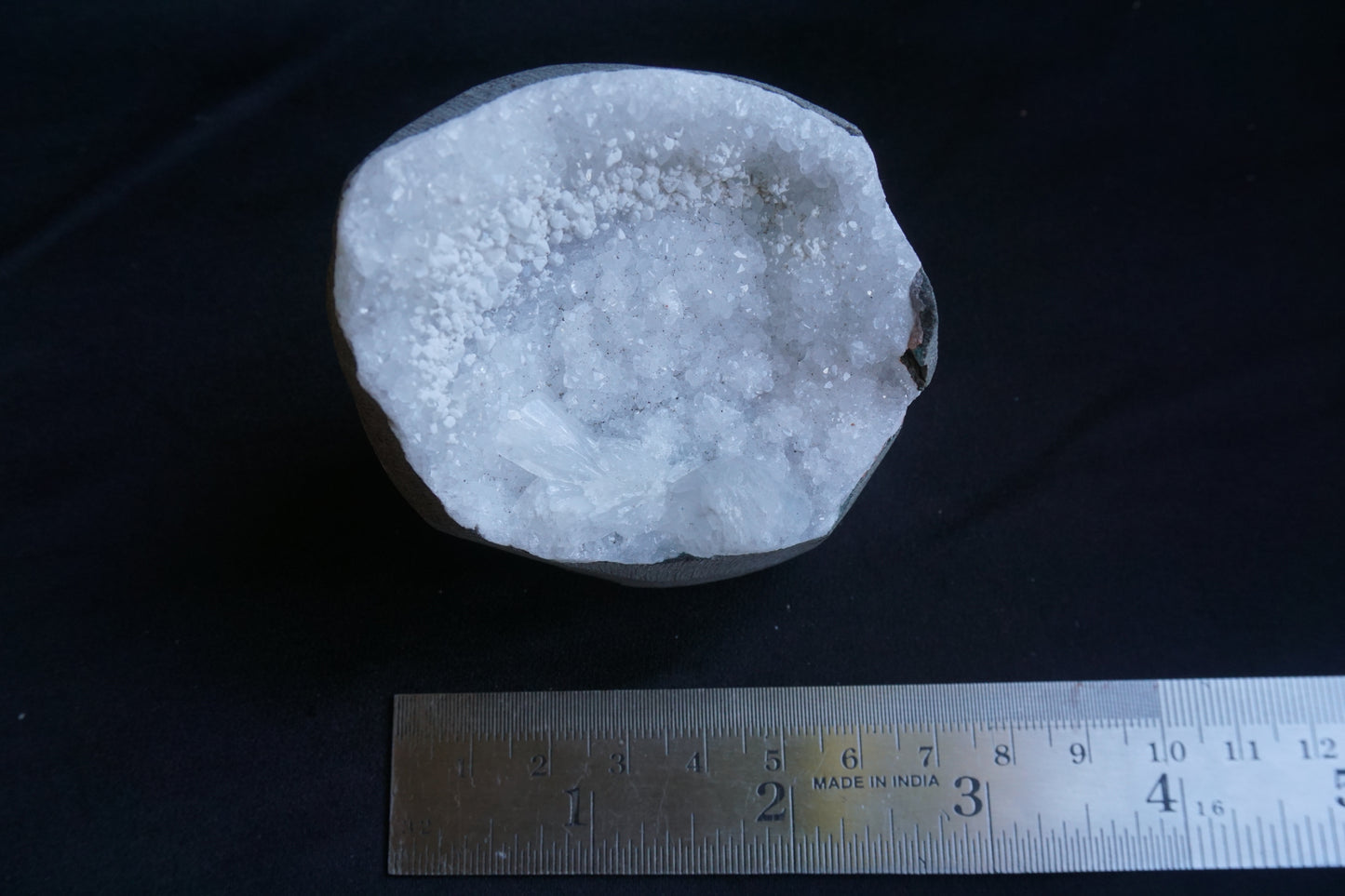 ES-ZM10082 - Shiny Quartz Geode with White Stilbite and Apophyllite