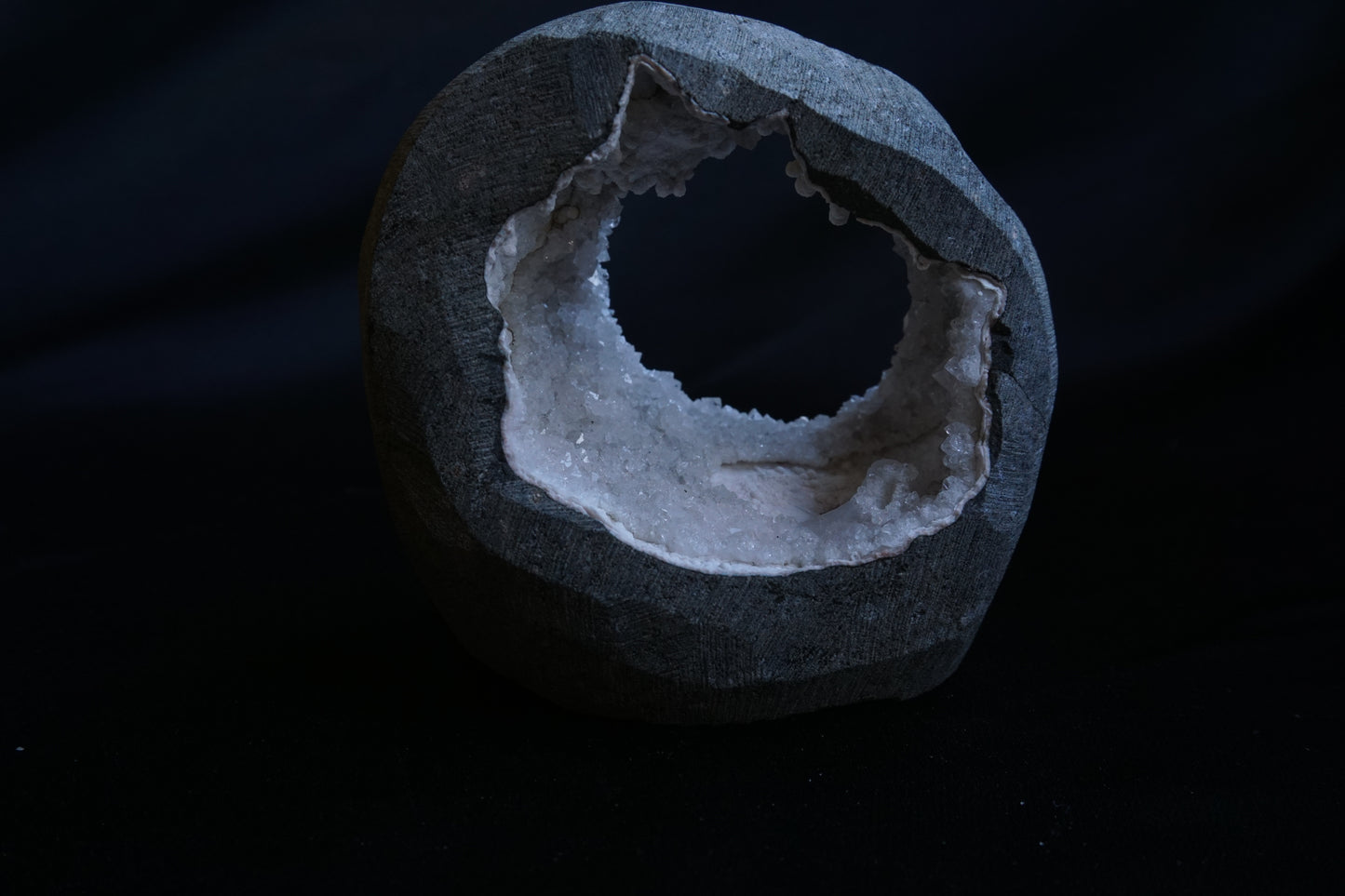 ES-ZM10084 -Amazing Quartz Geode Arch with Okenite