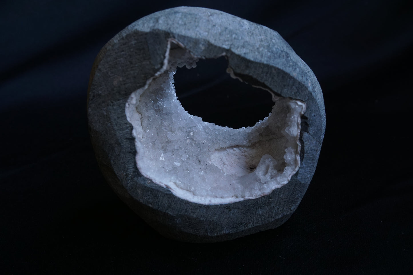 ES-ZM10084 -Amazing Quartz Geode Arch with Okenite