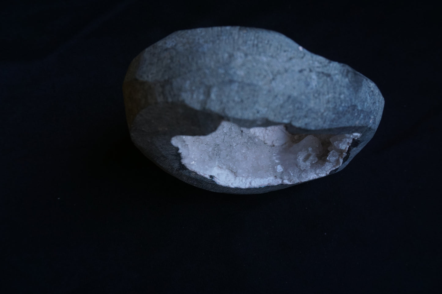 ES-ZM10084 -Amazing Quartz Geode Arch with Okenite