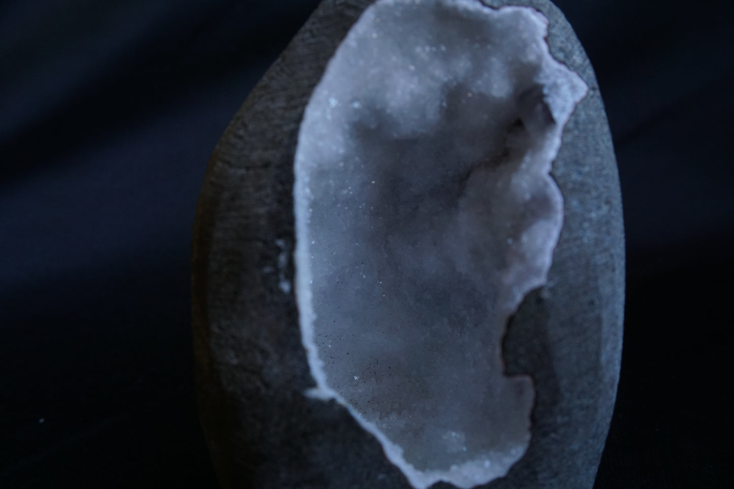 ES-ZM10086 - Sparkly Quartz Geode
