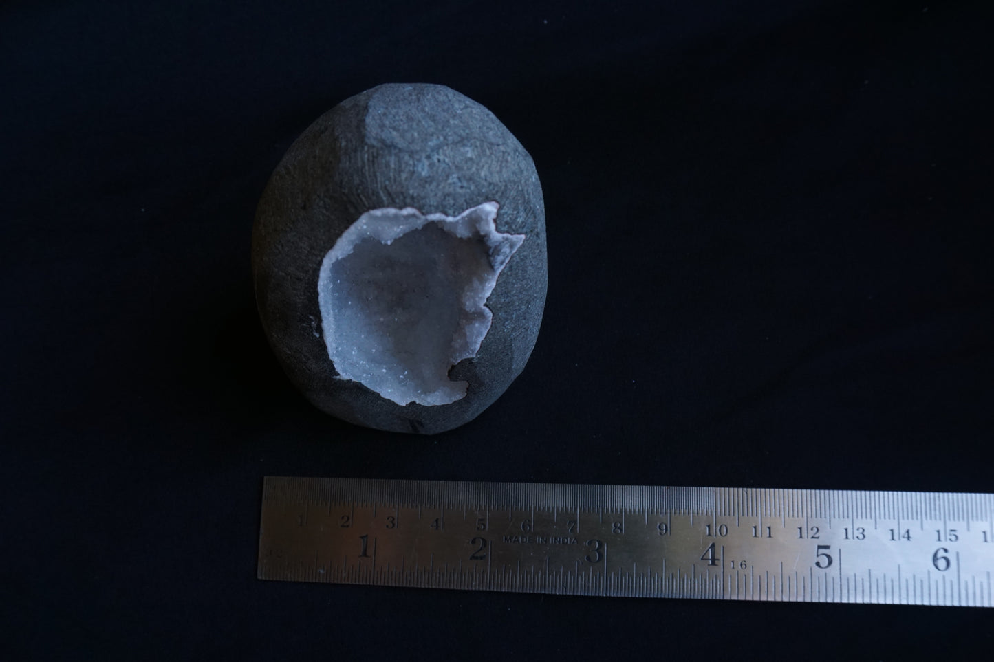 ES-ZM10086 - Sparkly Quartz Geode