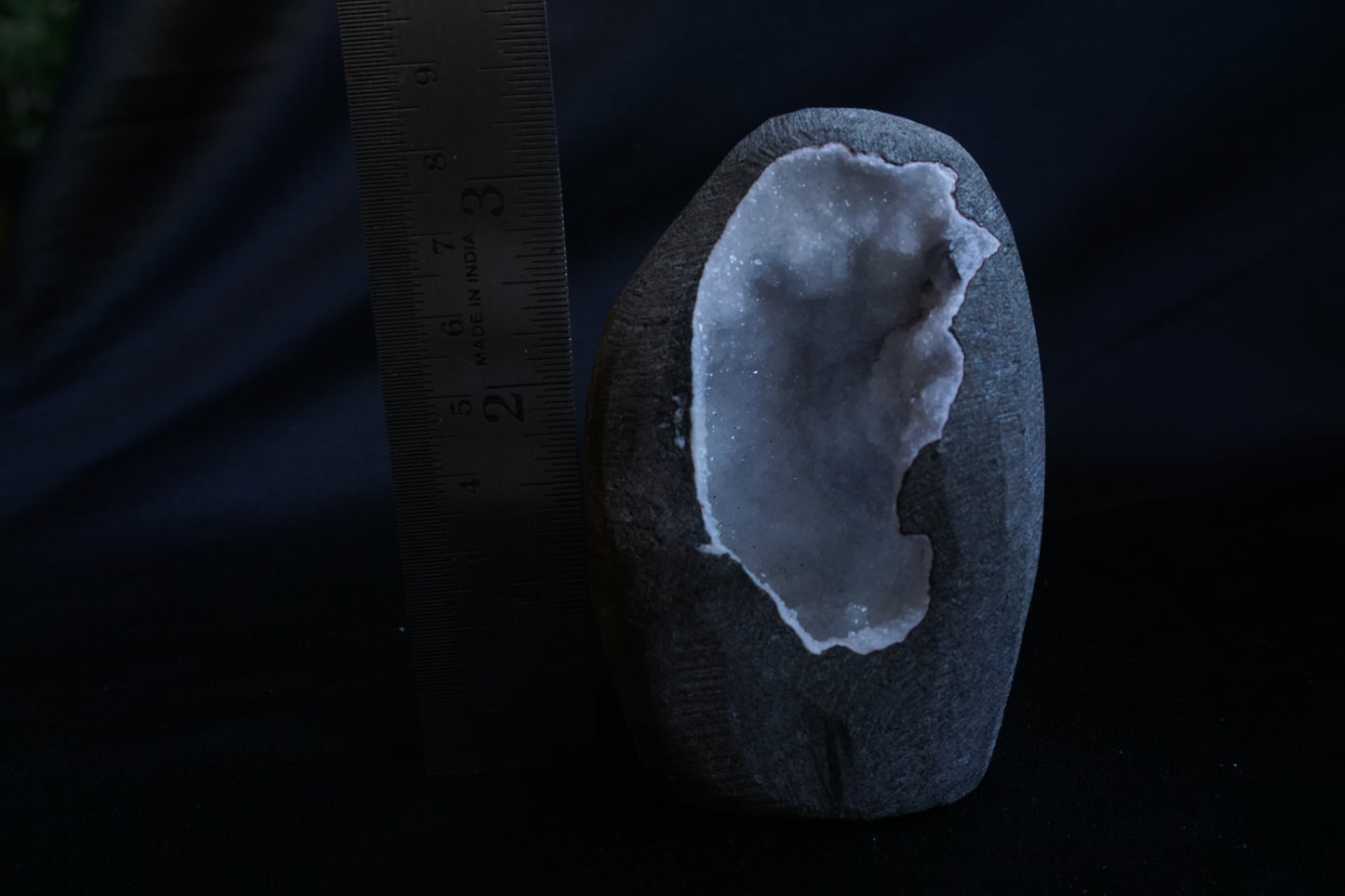 ES-ZM10086 - Sparkly Quartz Geode