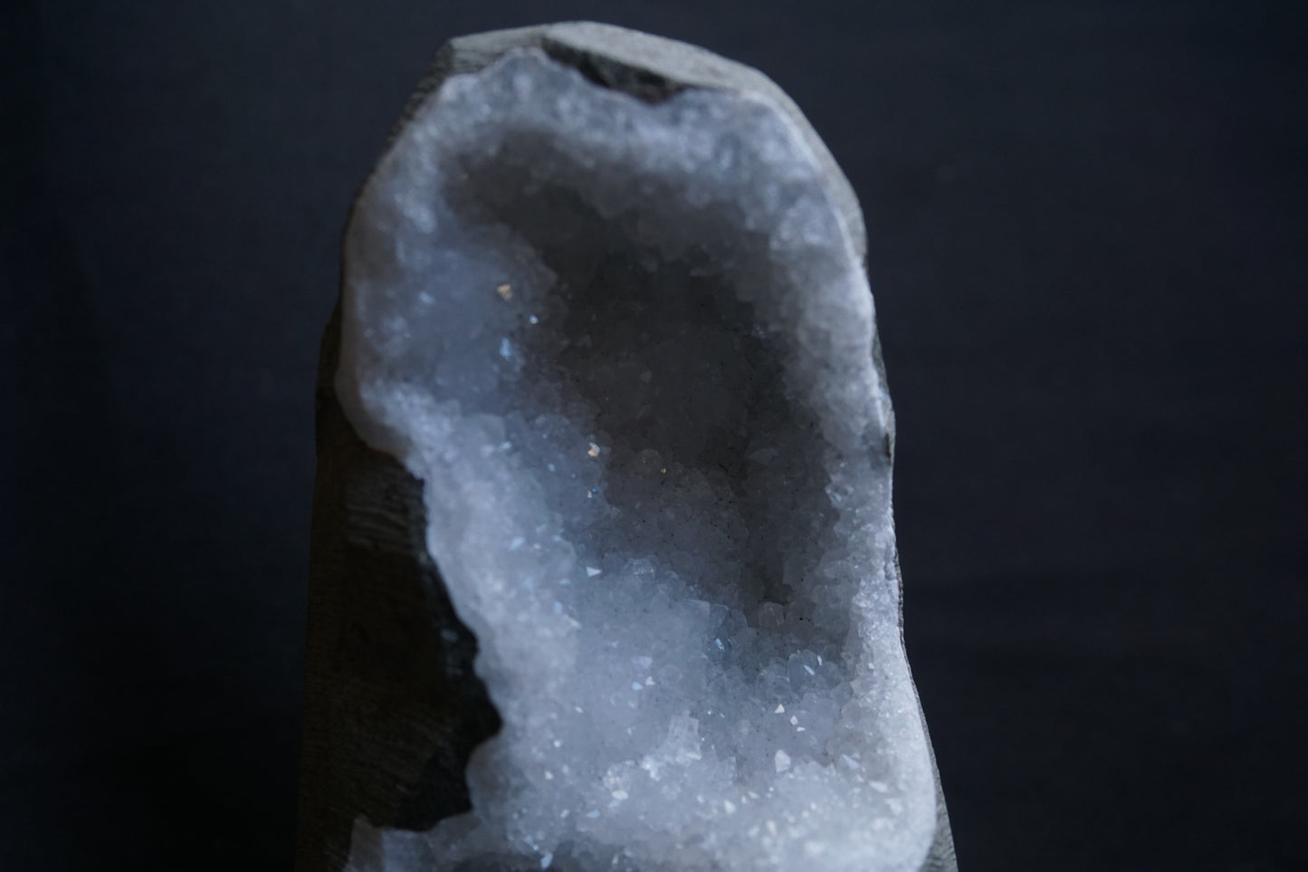 ES-ZM10094 - Tall Quartz Geode