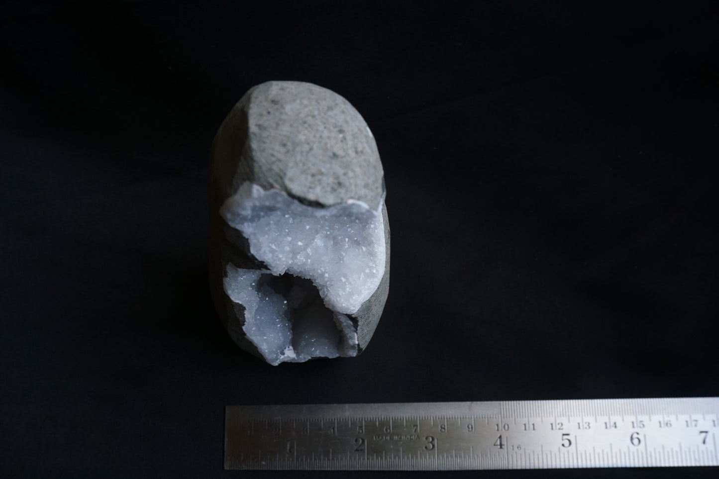 ES-ZM10094 - Tall Quartz Geode