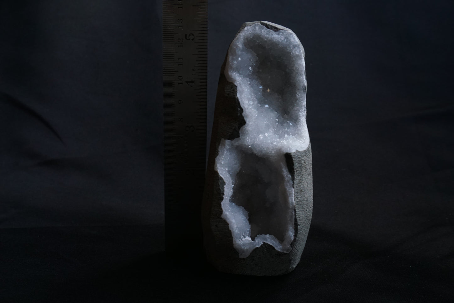 ES-ZM10094 - Tall Quartz Geode