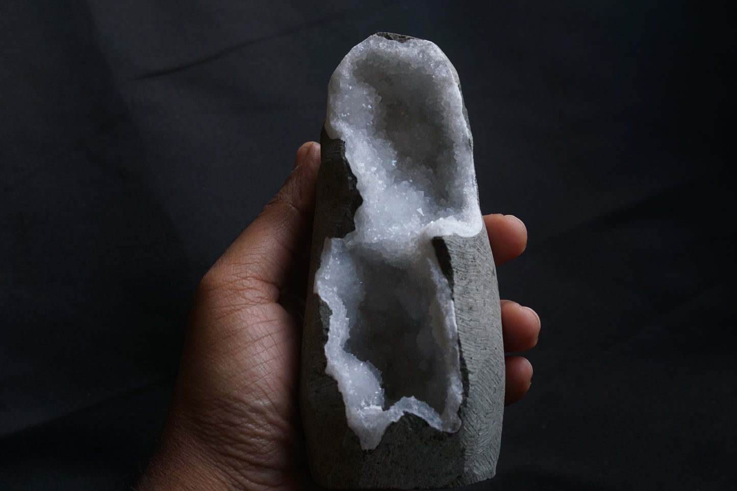 ES-ZM10094 - Tall Quartz Geode