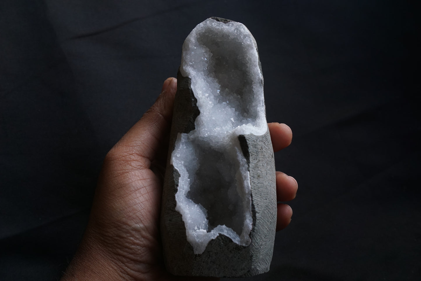 ES-ZM10094 - Tall Quartz Geode