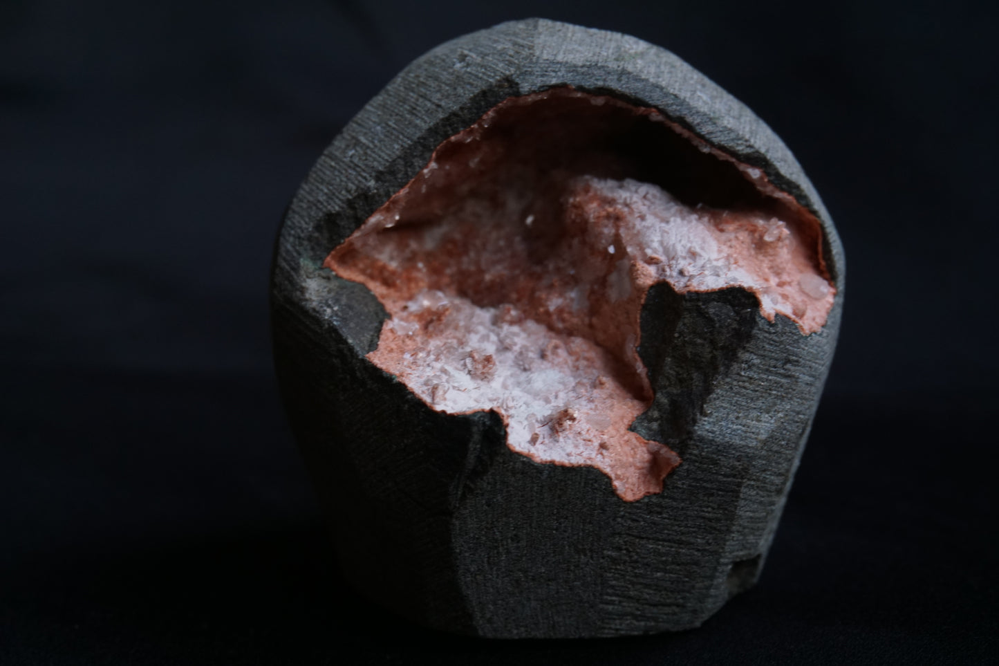 ES-ZM10096 - Sparkly Heulandite Geode