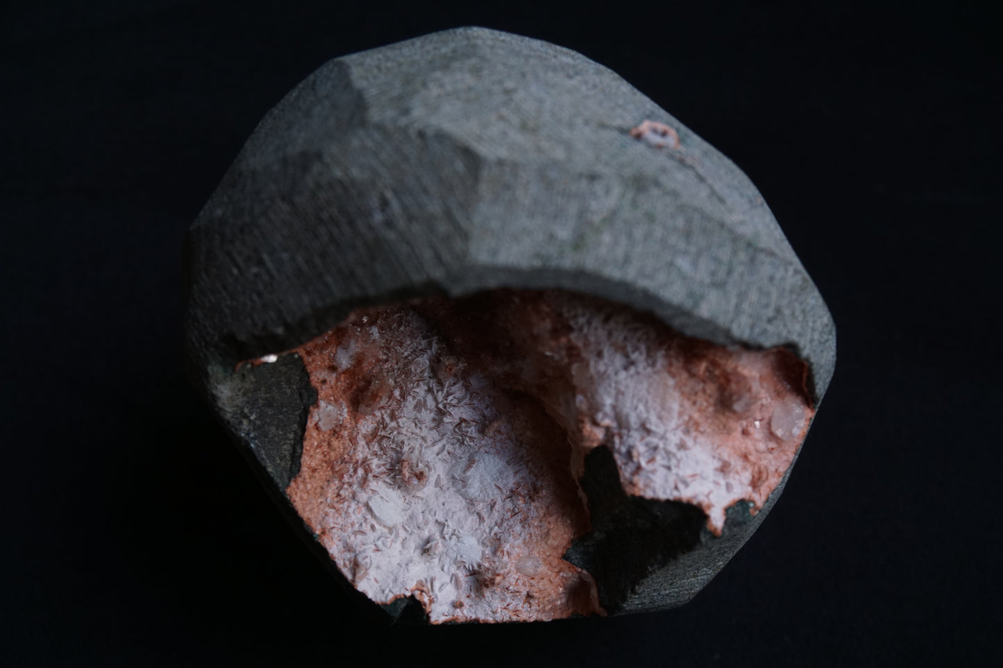 ES-ZM10096 - Sparkly Heulandite Geode