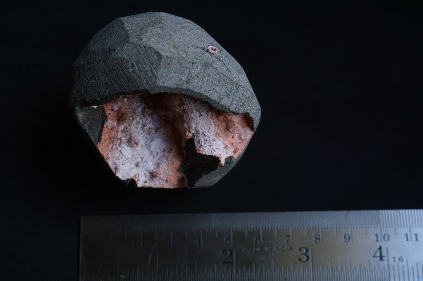 ES-ZM10096 - Sparkly Heulandite Geode