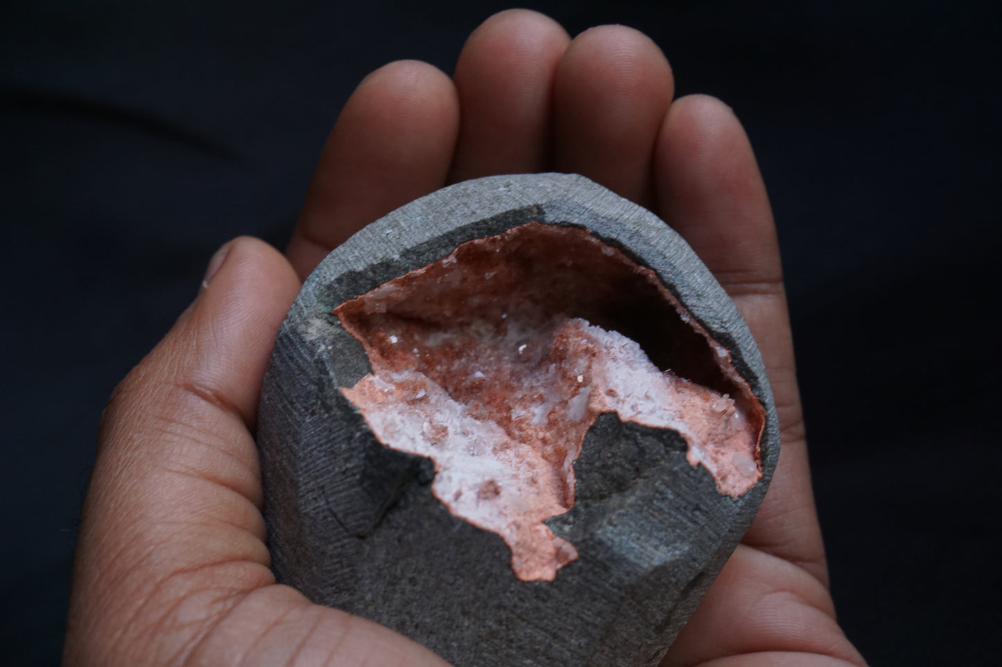 ES-ZM10096 - Sparkly Heulandite Geode