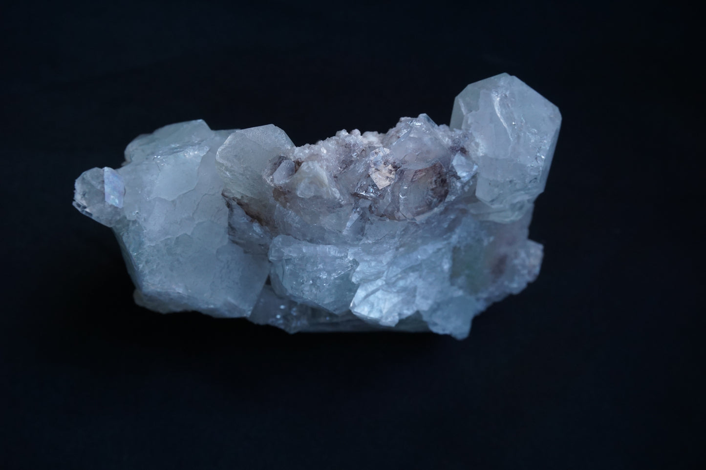ES-ZM10098 - Apophyllite crystals with Heulandite