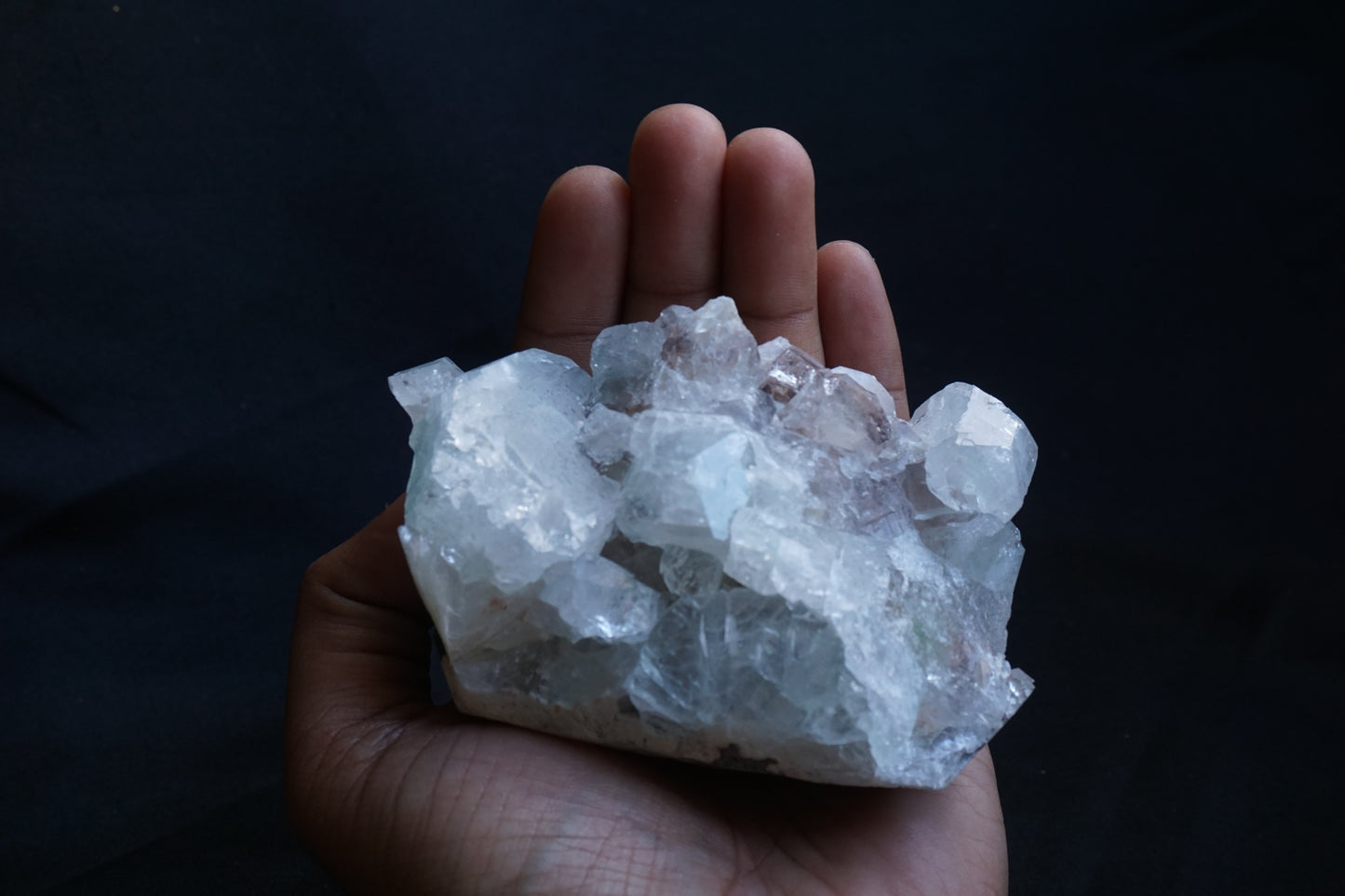 ES-ZM10098 - Apophyllite crystals with Heulandite