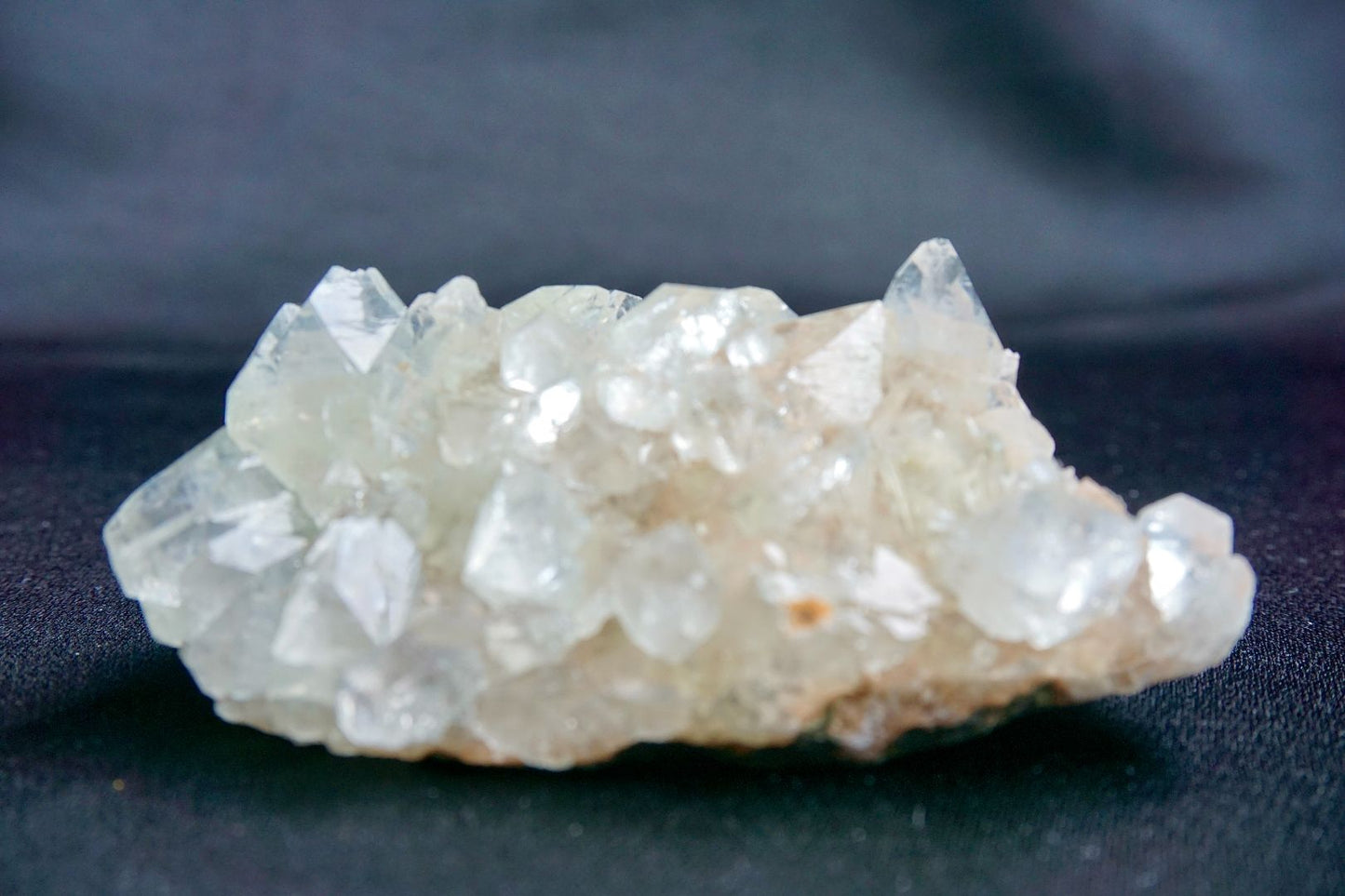 ES-ZM10005 - Clear Shiny Apophyllite crystal on Chalcedony