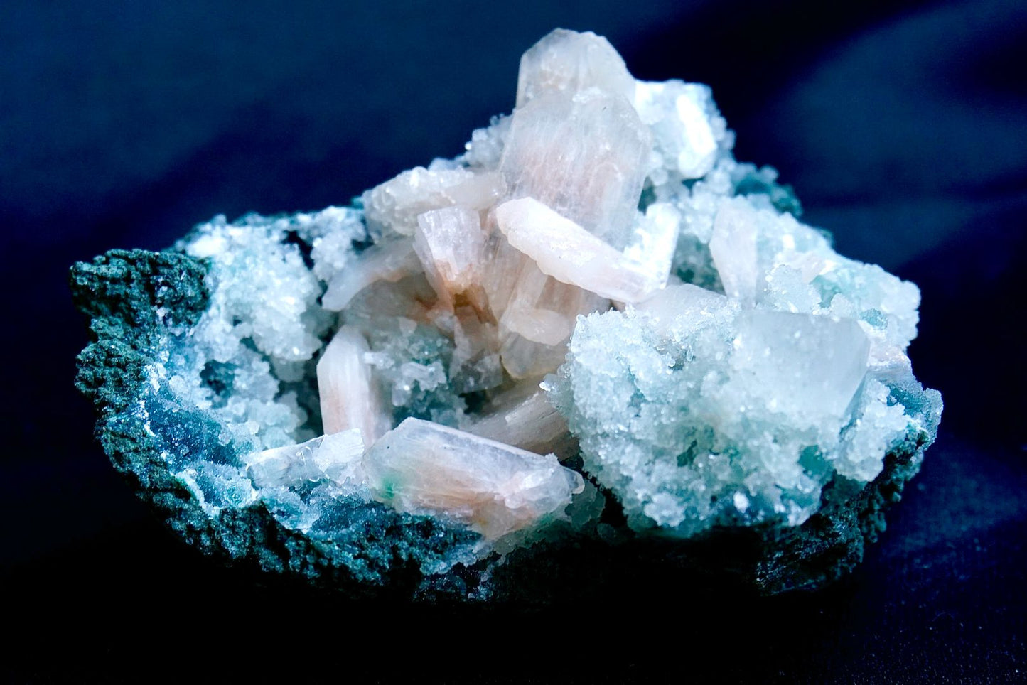 ES-ZM10014 - Stilbite with Apophyllite on Chalcedony