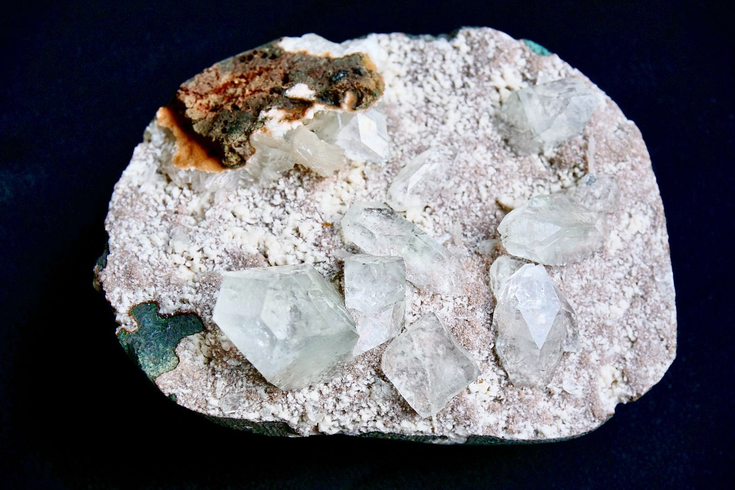 ES-ZM10024 - Shiny clear Apophyllite crystals on Chalcedony