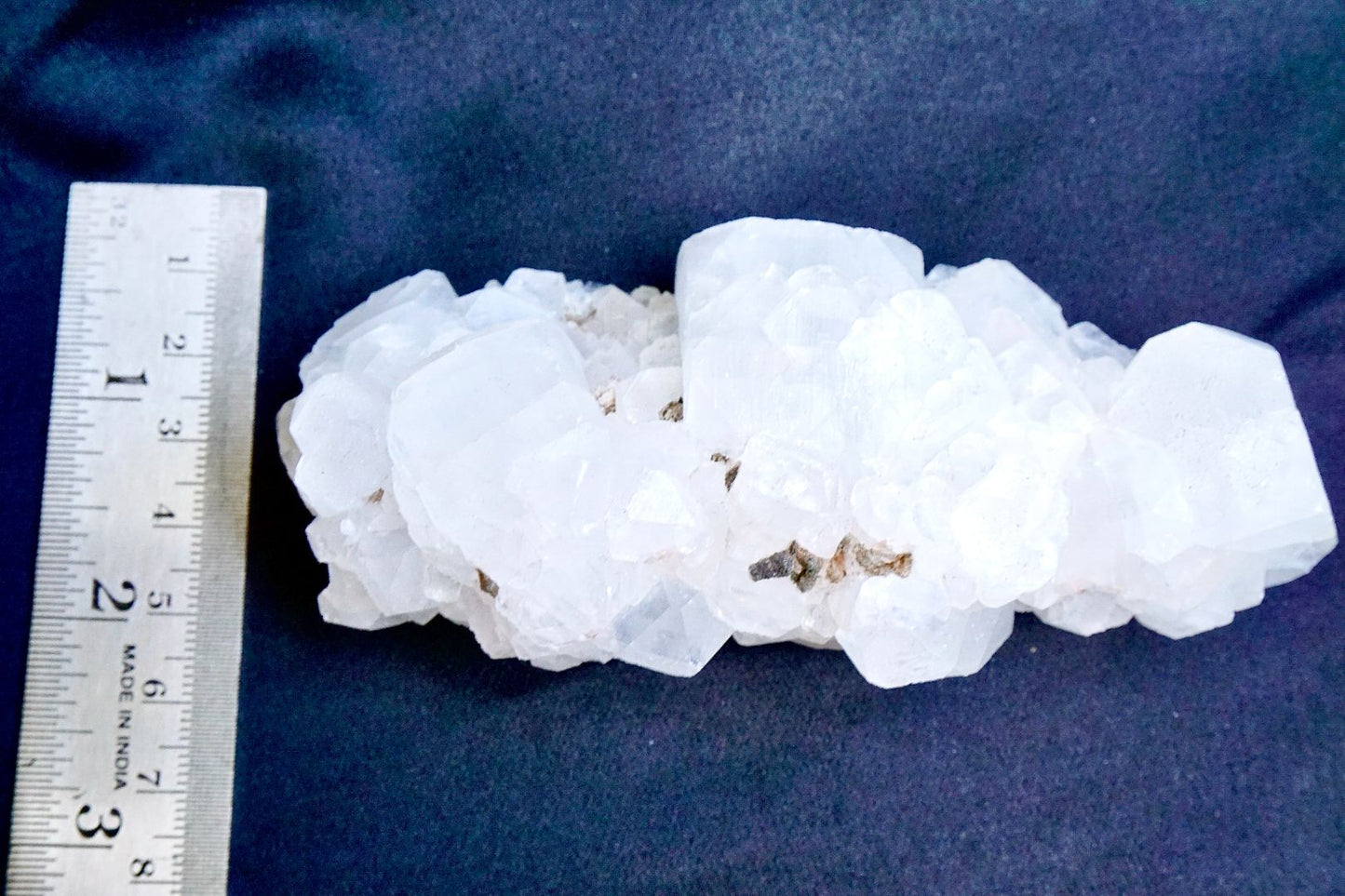 ES-ZM10036 - Apophyllite crystals