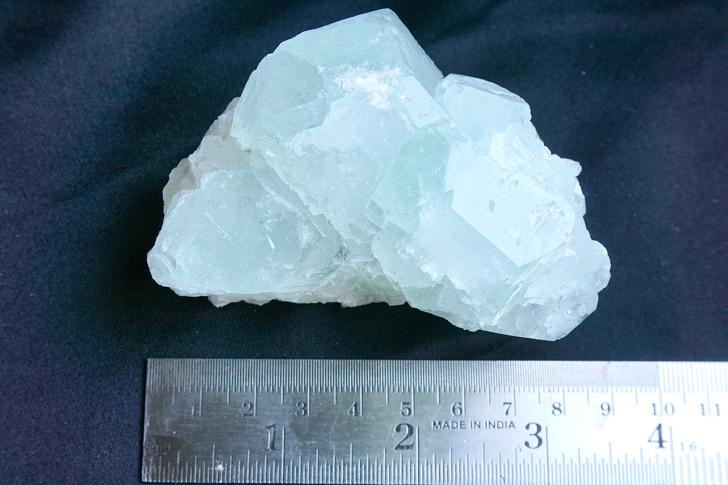 ES-ZM10018 - Big light green Apophyllite crystals