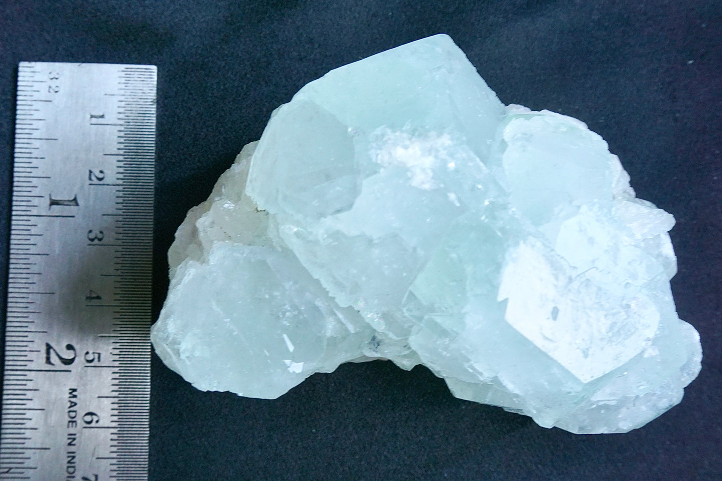 ES-ZM10018 - Big light green Apophyllite crystals