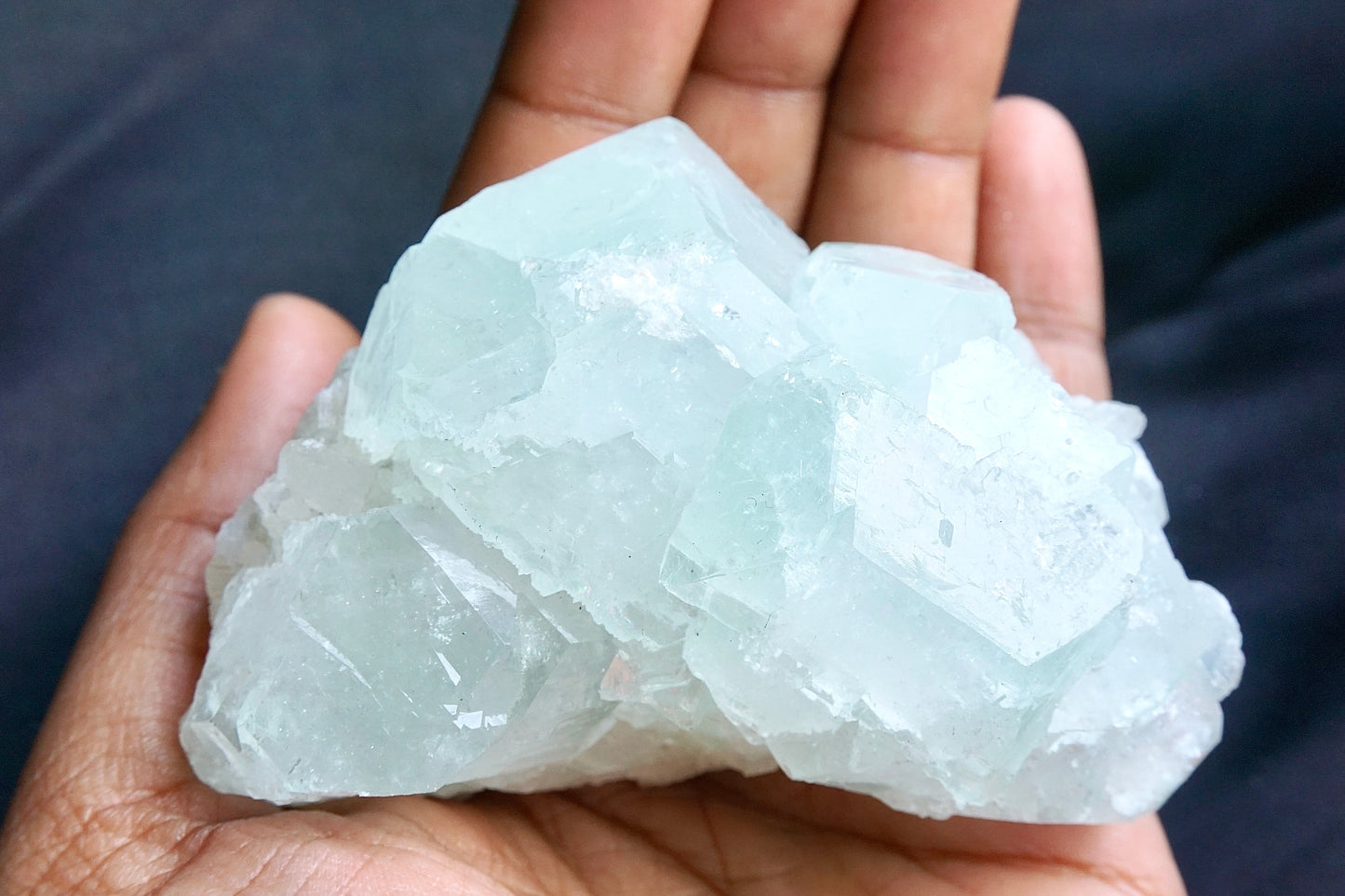 ES-ZM10018 - Big light green Apophyllite crystals