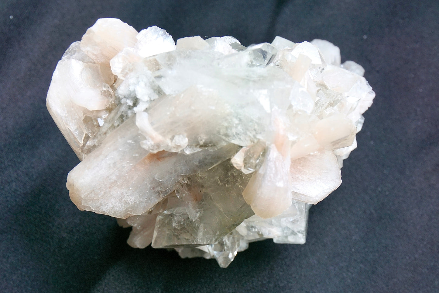 ES-ZM10020 - Amazing clear Apophyllite crystals with Stilbite on Chalcedony