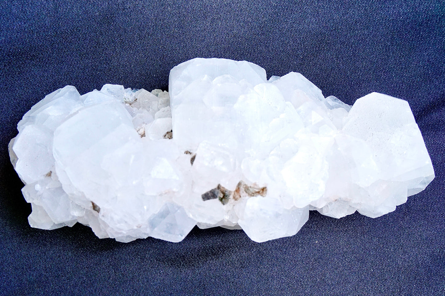 ES-ZM10036 - Apophyllite crystals