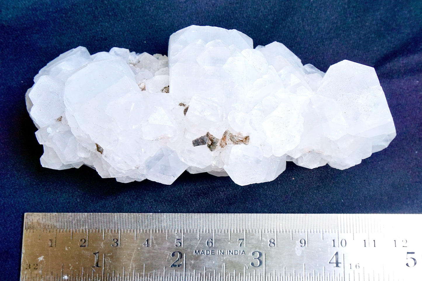 ES-ZM10036 - Apophyllite crystals