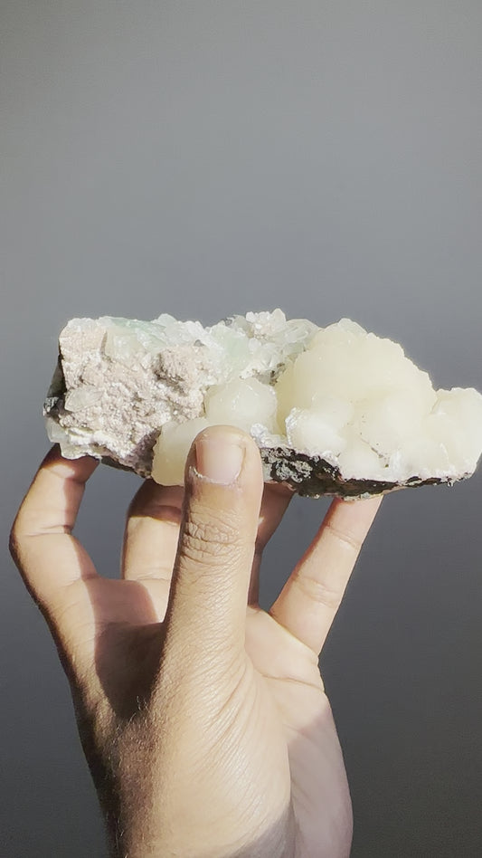 ES-ZM10057 - Amazing Green Apophyllite with shiny Stilbite