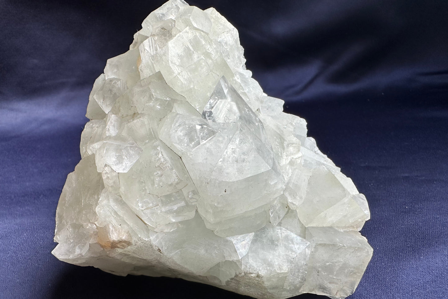 ES-ZM10174 - Shiny Apophyllite crystals