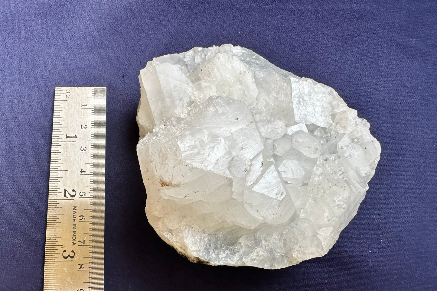 ES-ZM10106 - Apophyllite crystals