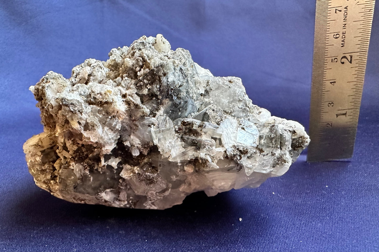 ES-ZM10127 - Apophyllite crystals covered with Chalcedony