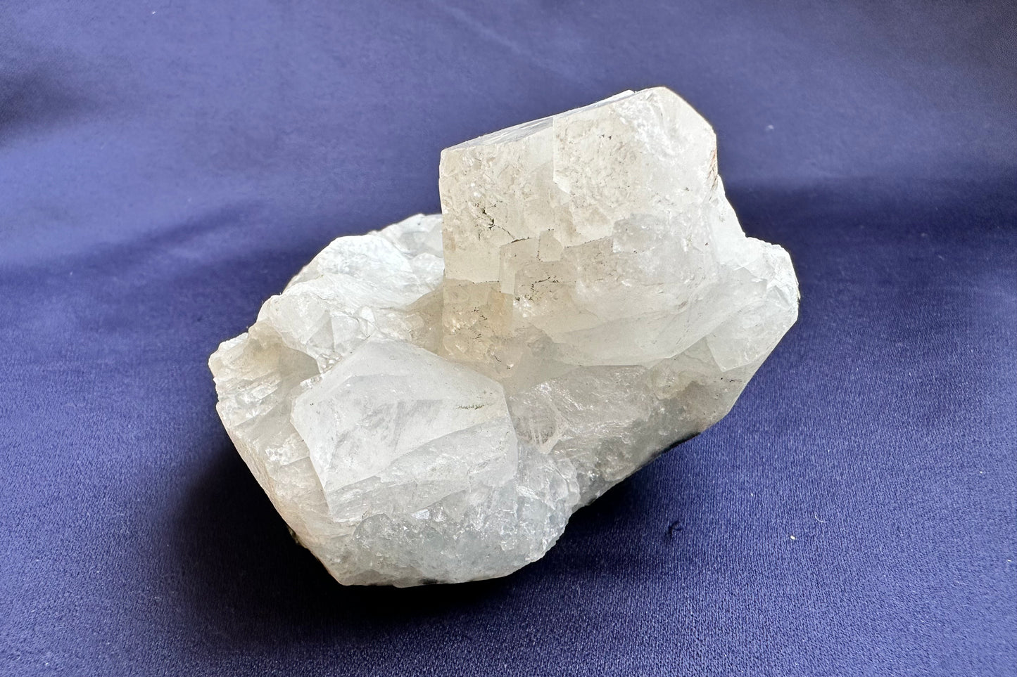 ES-ZM10106 - Apophyllite crystals