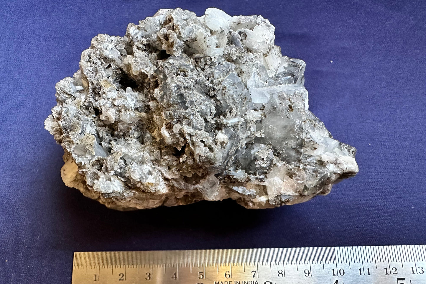 ES-ZM10127 - Apophyllite crystals covered with Chalcedony