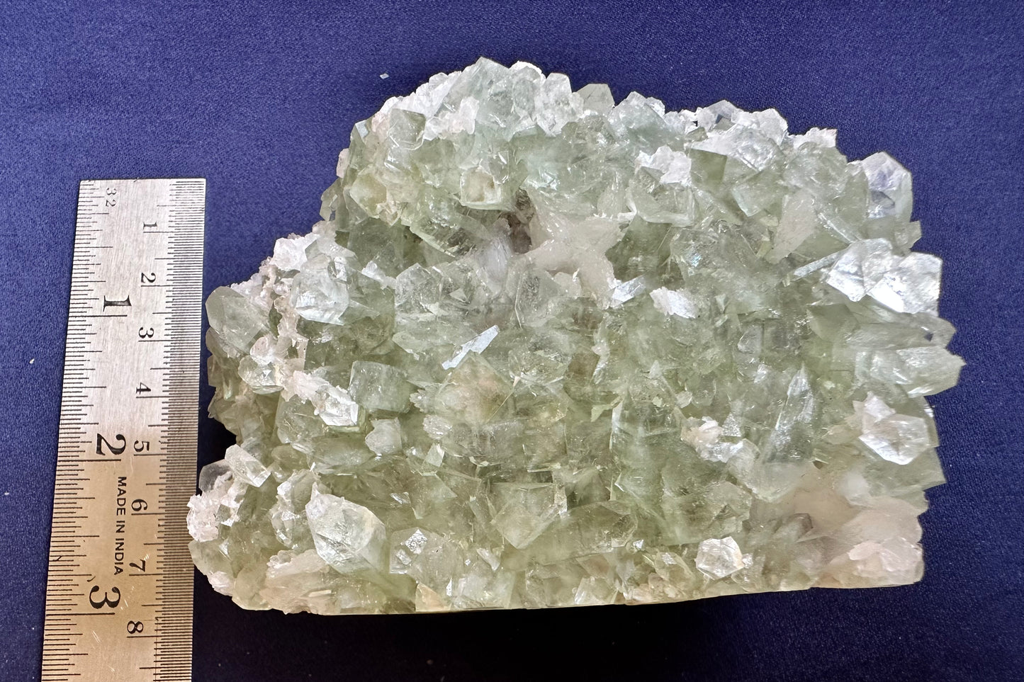 ES-ZM10132 - Shiny Green Apophyllite crystals