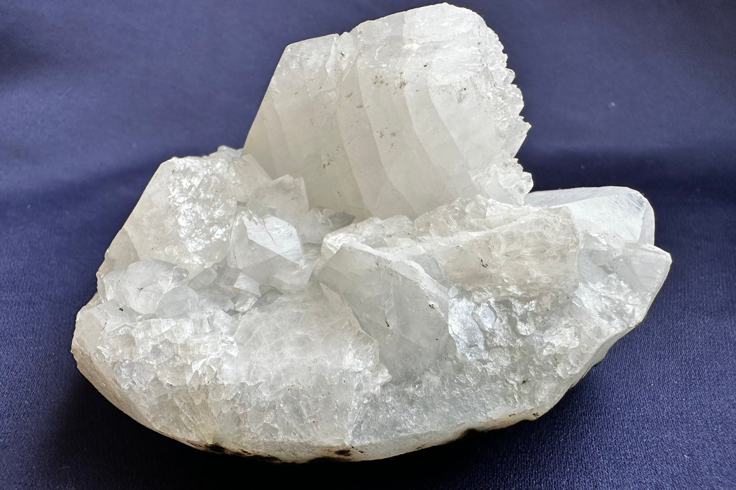 ES-ZM10106 - Apophyllite crystals