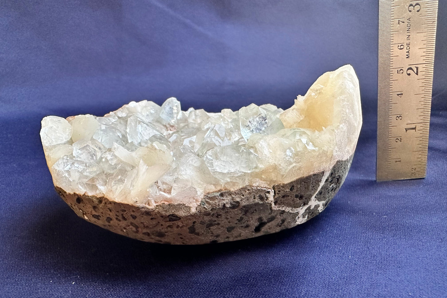 ES-ZM10143 - Clear Shiny Apophyllite with Stilbite