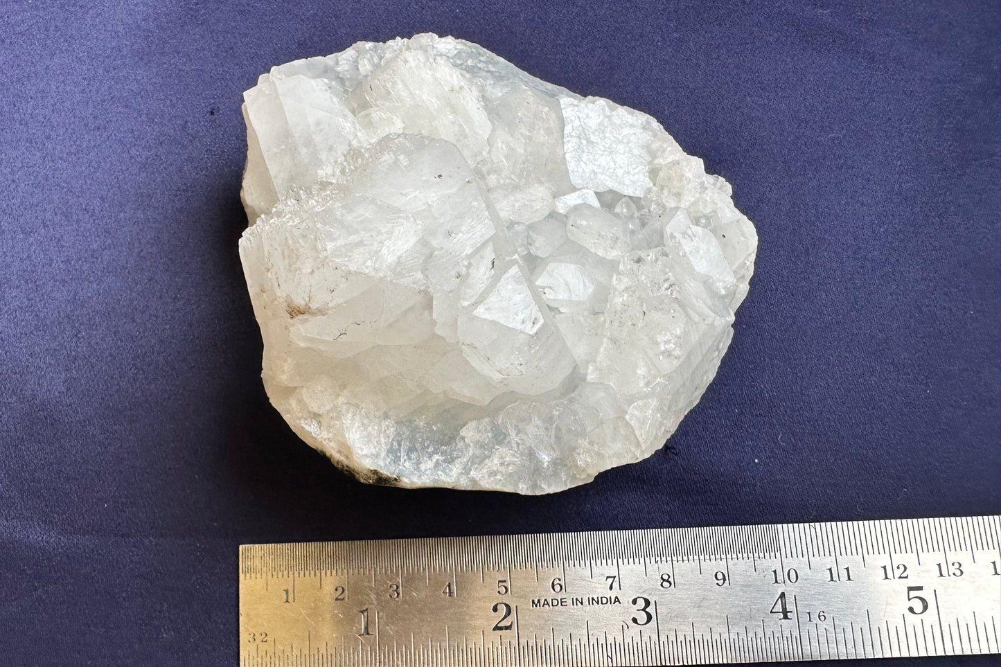 ES-ZM10106 - Apophyllite crystals